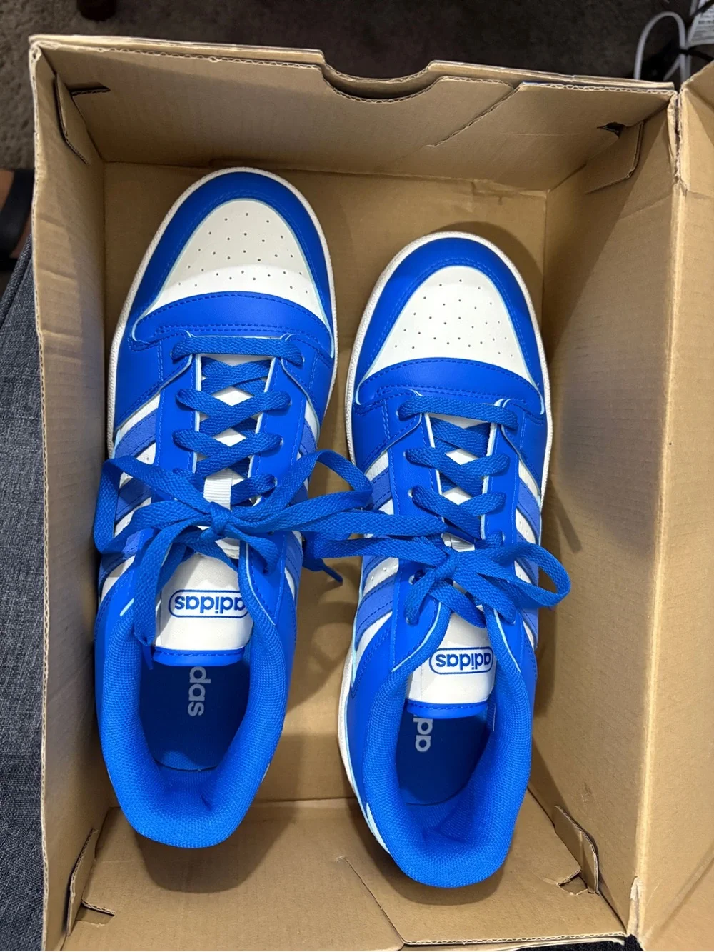 adidas Men’s Royal Blue and White Retro Low-Top Sneakers size 9